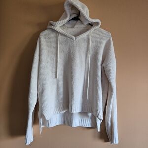 Cozy White Hooded Sweater (PTP=22")